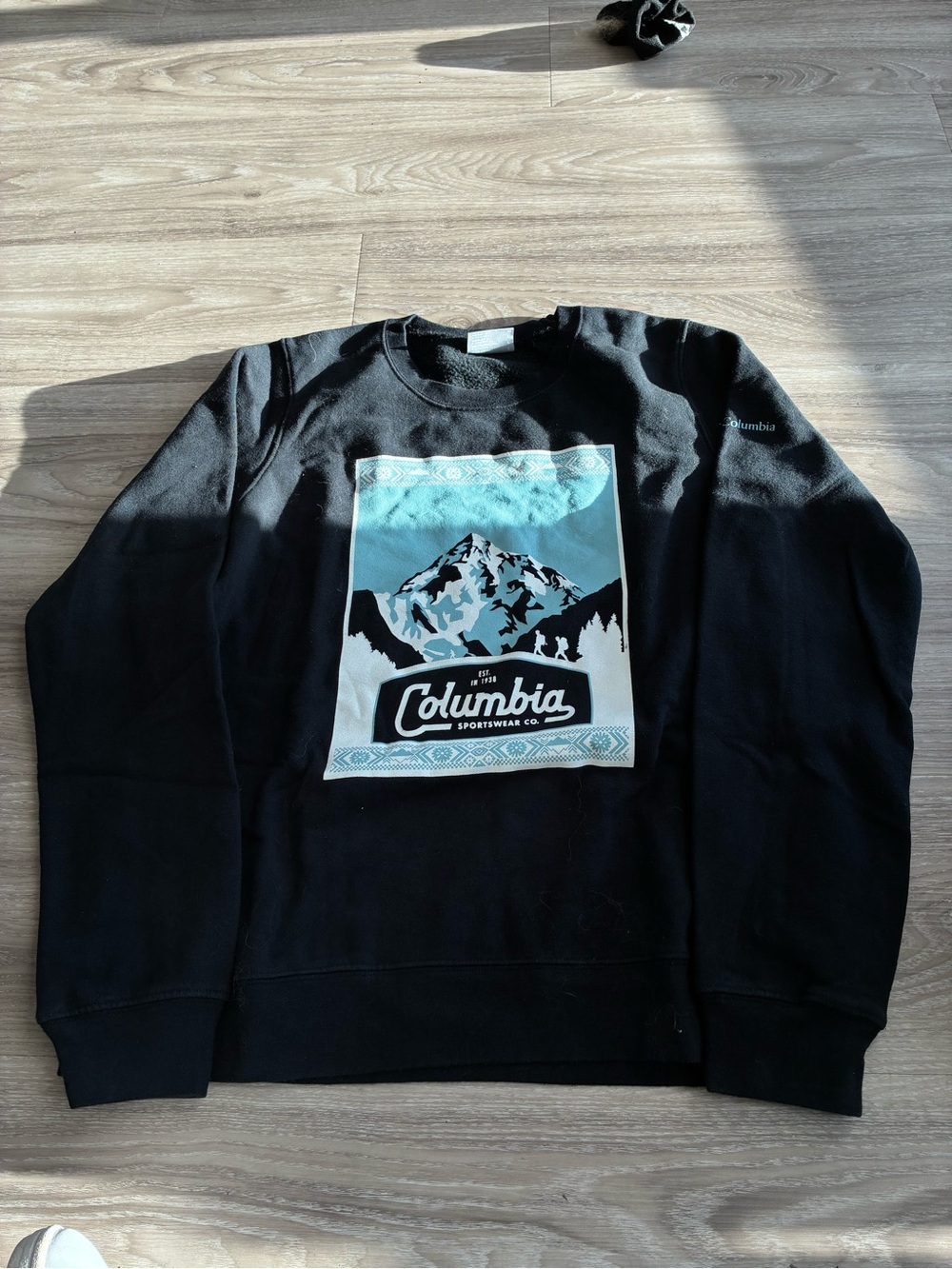 Columbia Black Crewneck Sweatshirt with Blue Mountain Graphic